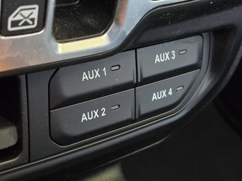 Certified 2025 Jeep Gladiator Sport AWD/4WD image 26