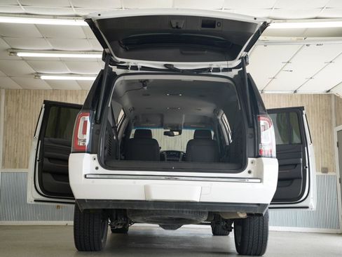 Used 2017 GMC Yukon XL SLT AWD/4WD image 41