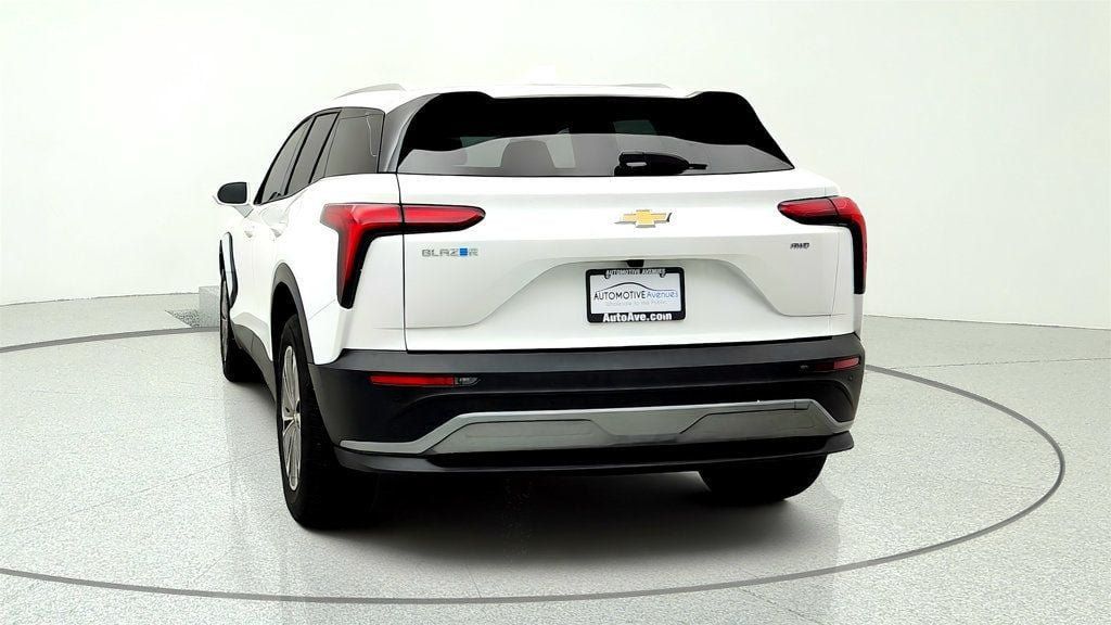 Used 2024 Chevrolet Blazer EV LT AWD/4WD image 6