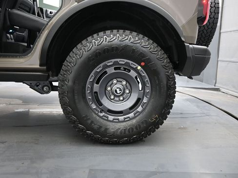 New 2025 Ford Bronco Badlands image 22