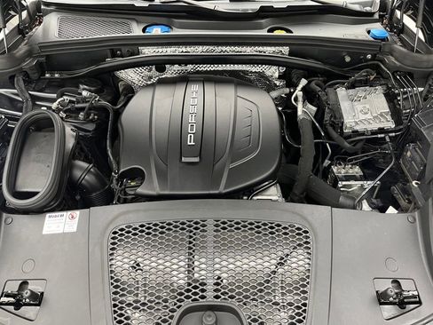 Used 2021 Porsche Macan image 50