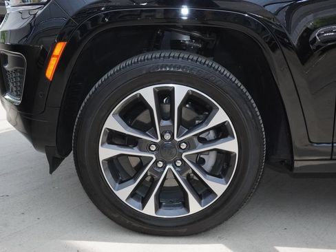 Used 2024 Jeep Grand Cherokee L Overland AWD/4WD image 12