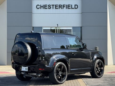 Certified 2024 Land Rover Defender 90 V8 AWD/4WD image 2