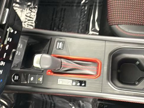 Used 2025 Nissan Kicks SR w/ Illumination Package image 29