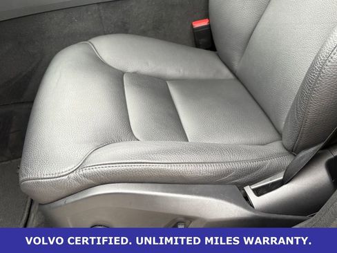 Certified 2025 Volvo XC60 B5 Plus image 29