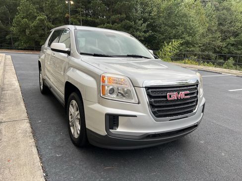 Used 2017 GMC Terrain SLE image 4