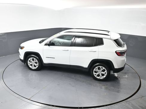 Used 2024 Jeep Compass Latitude AWD/4WD image 46