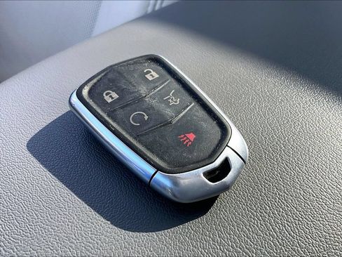 Used 2022 Cadillac XT5 Premium Luxury w/ Technology Package FWD image 10