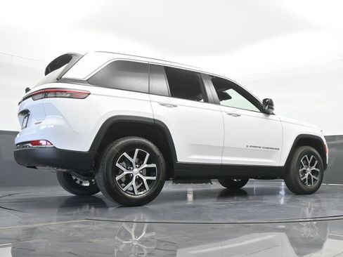 Used 2025 Jeep Grand Cherokee Limited image 60