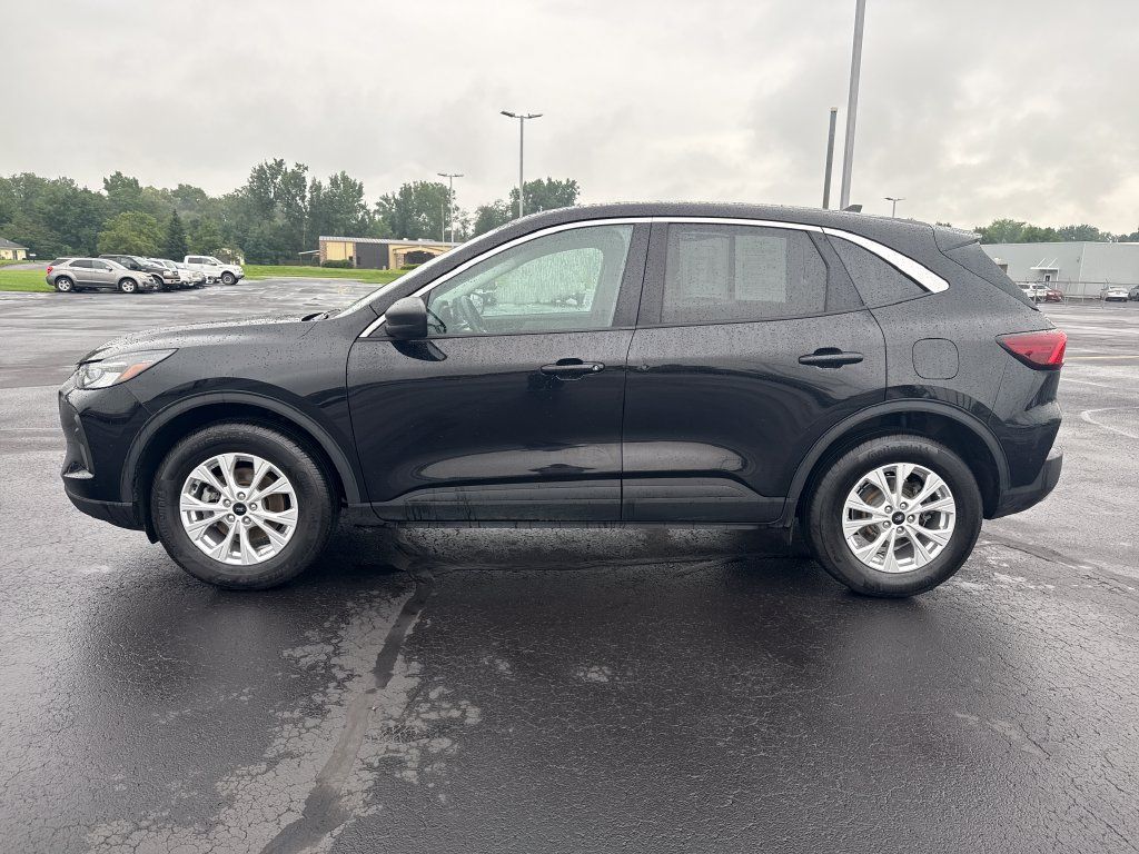 Used 2023 Ford Escape Active AWD/4WD image 5