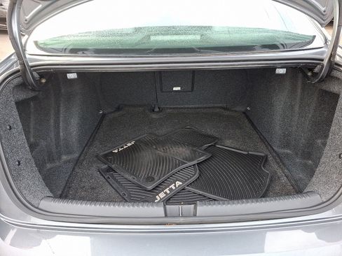 Used 2016 Volkswagen Jetta Sport image 28