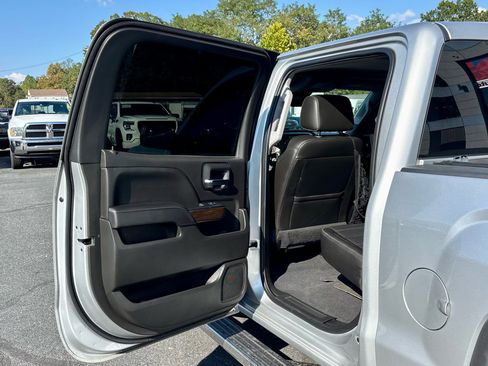 Used 2018 GMC Sierra 1500 Denali w/ Denali Ultimate Package image 18