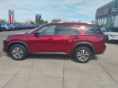 Used 2023 Nissan Pathfinder SL image 9