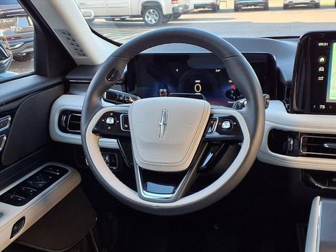New 2026 Lincoln Aviator 2WD image 11