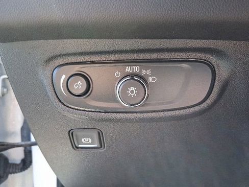 Used 2024 GMC Terrain SLE w/ Driver Convenience Package AWD/4WD image 14