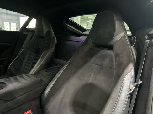 Used 2019 Aston Martin V8 Vantage Coupe RWD image 33