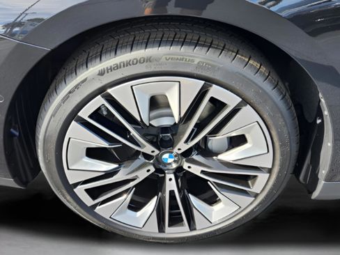 New 2026 BMW 530i RWD image 37