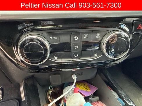 Used 2024 Chevrolet Trax LT w/ LT Convenience Package FWD image 15
