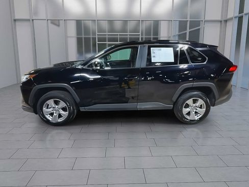 Used 2025 Toyota RAV4 XLE AWD/4WD image 5