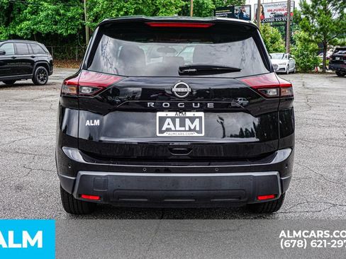 Used 2024 Nissan Rogue S FWD image 11