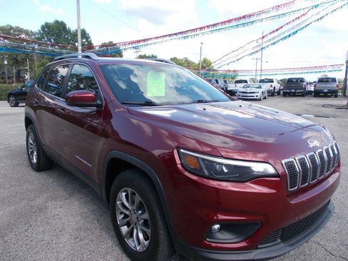 Used 2020 Jeep Cherokee Latitude Plus AWD/4WD image 19