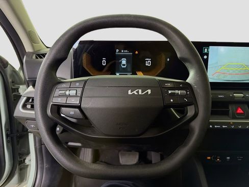 Used 2025 Kia K4 LXS image 14
