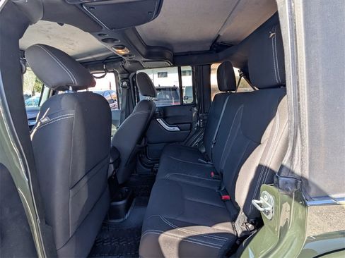 Used 2015 Jeep Wrangler Unlimited Sahara w/ Connectivity Group image 15