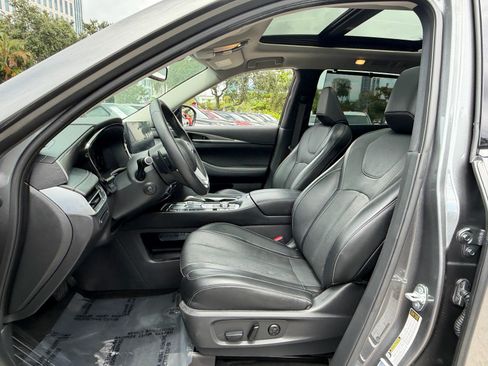 Used 2022 INFINITI QX60 Luxe w/ Cargo Package FWD image 9