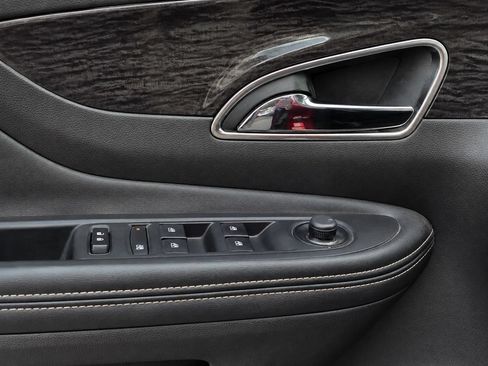 Certified 2015 Buick Encore Convenience FWD image 14