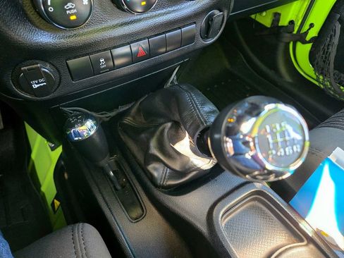 Used 2012 Jeep Wrangler Sport AWD/4WD image 34