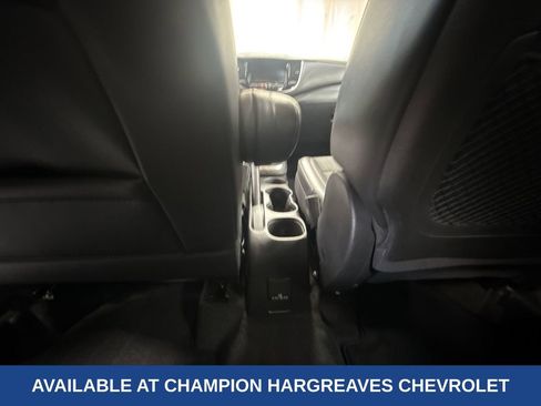 Used 2020 Chevrolet Trax LT w/ LT Convenience Package FWD image 29