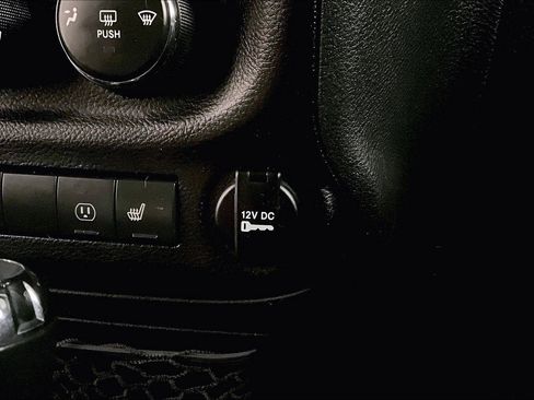 Used 2016 Jeep Wrangler 75th Anniversary image 32