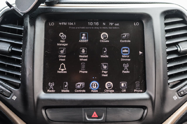 Used 2015 Jeep Cherokee Latitude w/ Comfort/Convenience Group AWD/4WD image 40