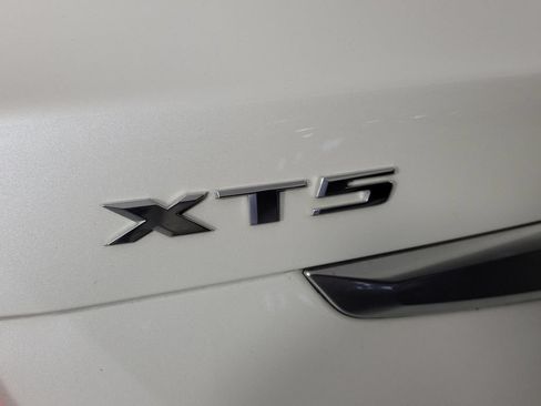 Used 2022 Cadillac XT5 Premium Luxury w/ Platinum Package AWD/4WD image 6