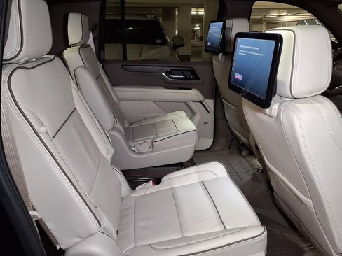 New 2026 GMC Yukon XL Denali w/ Advanced Technology Package AWD/4WD image 7