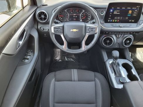 Used 2025 Chevrolet Blazer LT AWD/4WD image 21