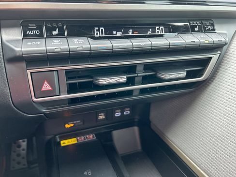 Used 2025 Toyota Camry SE w/ Multimedia Upgrade Package FWD image 24
