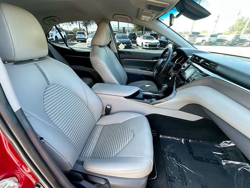 Used 2018 Toyota Camry SE image 26
