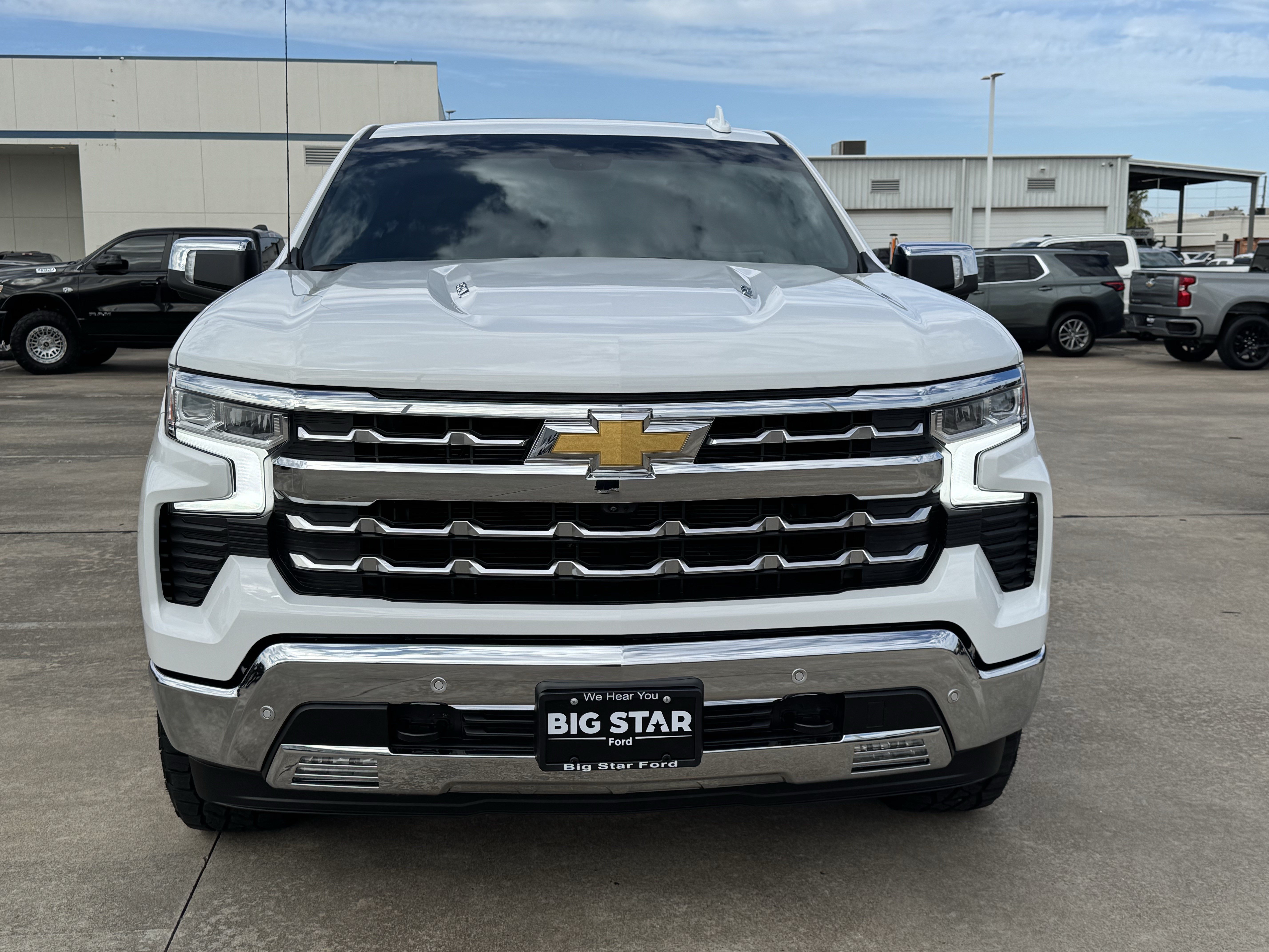 Used 2026 Chevrolet Silverado 1500 LTZ w/ LTZ Premium Package AWD/4WD image 9