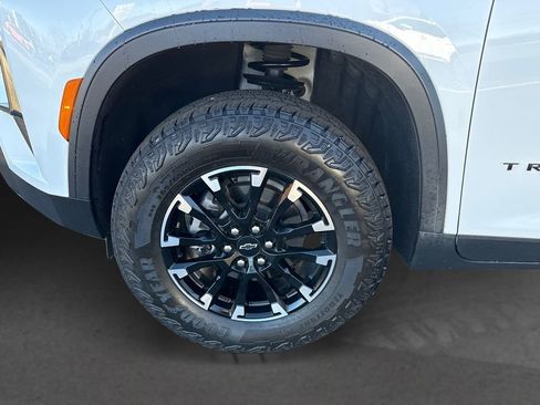 Used 2024 Chevrolet Traverse Z71 image 12