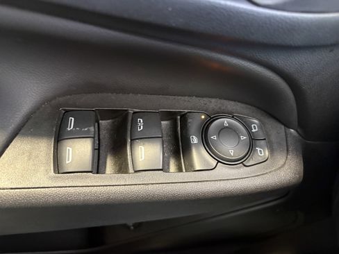 Used 2024 Chevrolet Equinox LT image 10