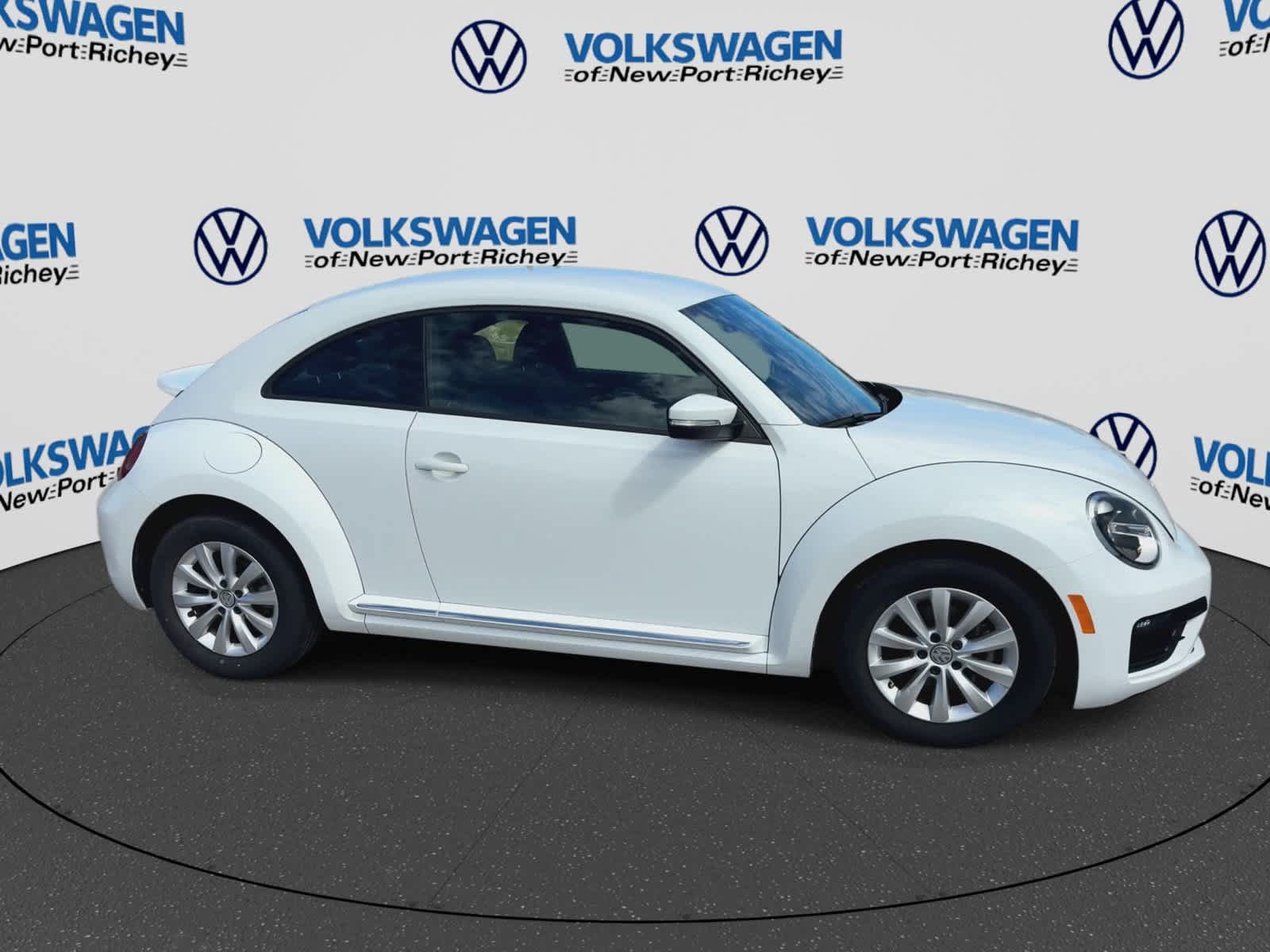 Used 2019 Volkswagen Beetle 2.0T S FWD image 9