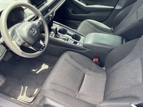Used 2023 Honda Accord EX image 9