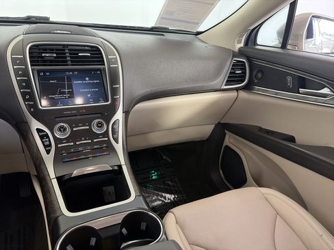 Used 2019 Lincoln Nautilus Reserve w/ Cargo Utility Package AWD/4WD image 4