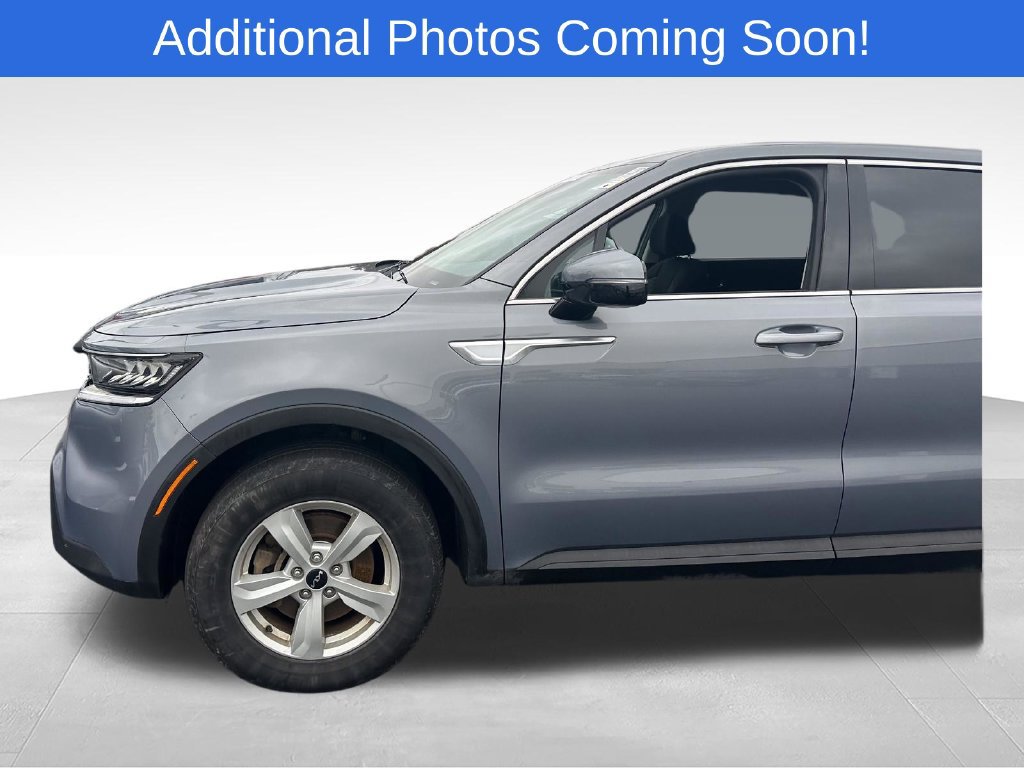Used 2023 Kia Sorento LX AWD/4WD image 3