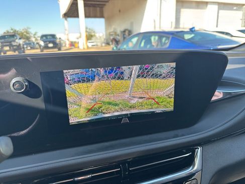 Used 2025 Buick Envista Sport Touring image 17