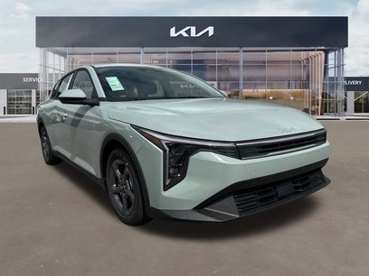 New 2025 Kia K4 LXS