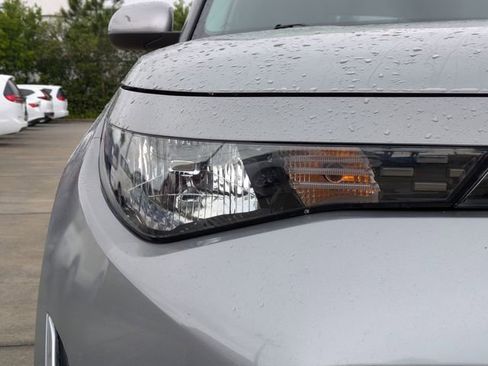 Used 2023 Kia Soul LX w/ Option Group 015 FWD image 10
