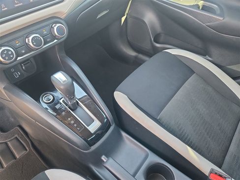 Used 2021 Nissan Versa SV image 23