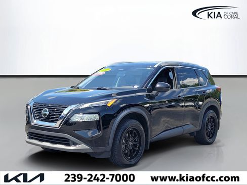 Used 2021 Nissan Rogue SV w/ Premium Package FWD image 3